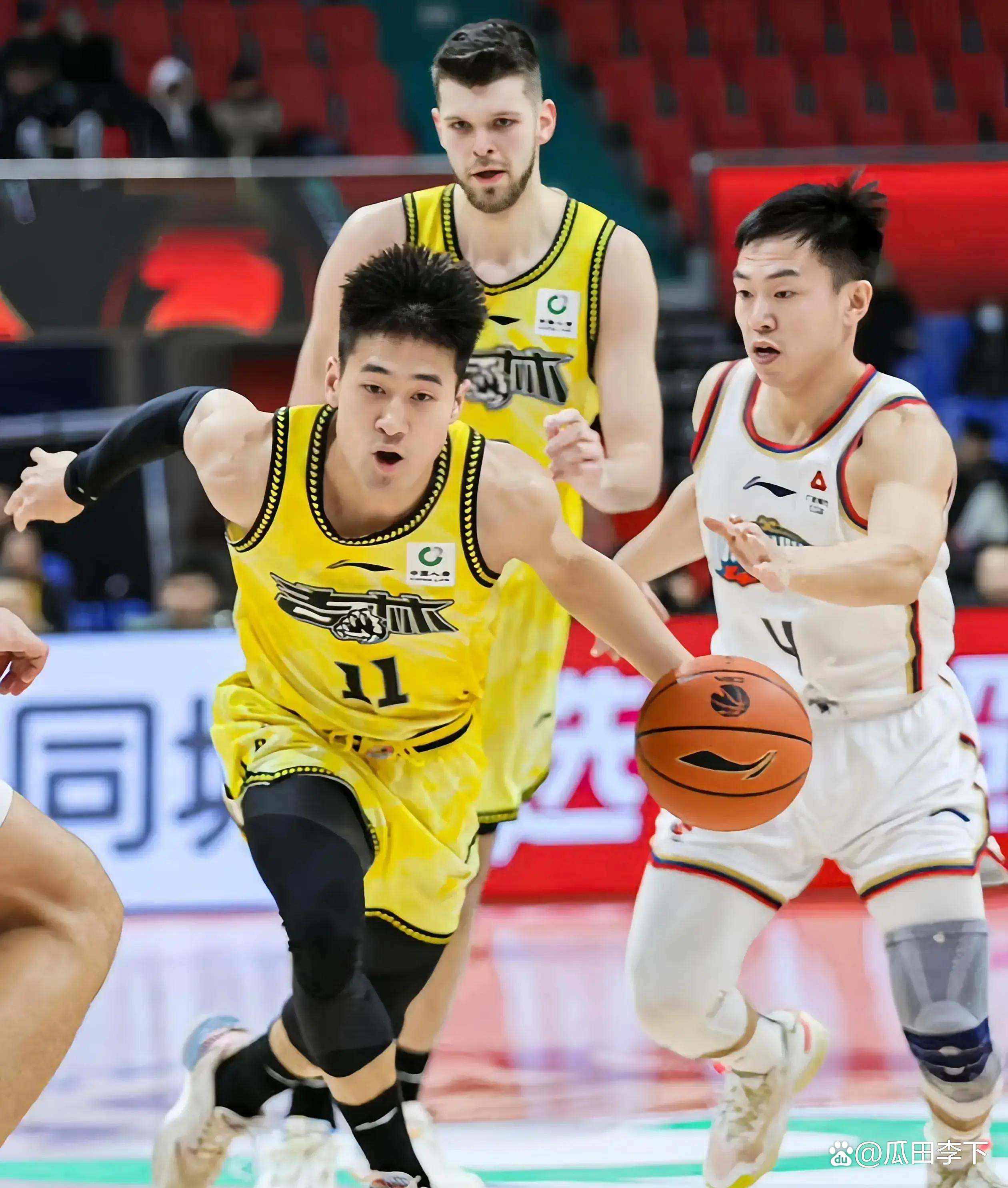 开云中国-今晚CBA季后赛传出新动向，费耶诺德手感冰凉，管理层表态：态度坚定，控场能力受关注-开云中国